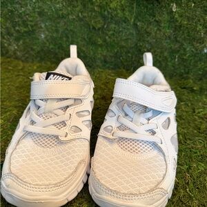 Nike Free Run 2 Kids All White Sneakers 10.5c
